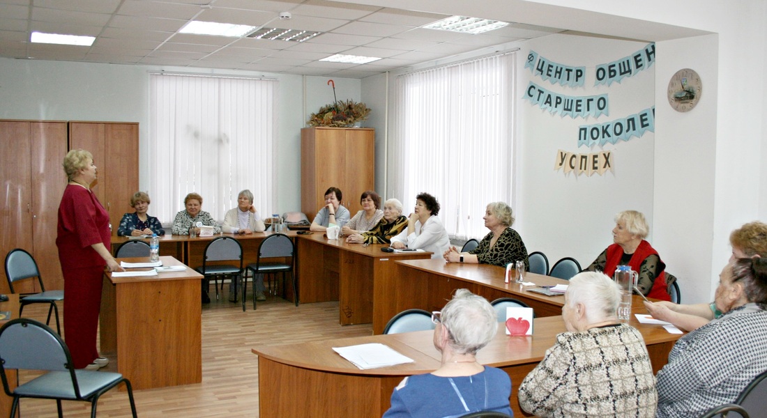 «Дарите женщинам цветы» для Центра общения старшего поколения