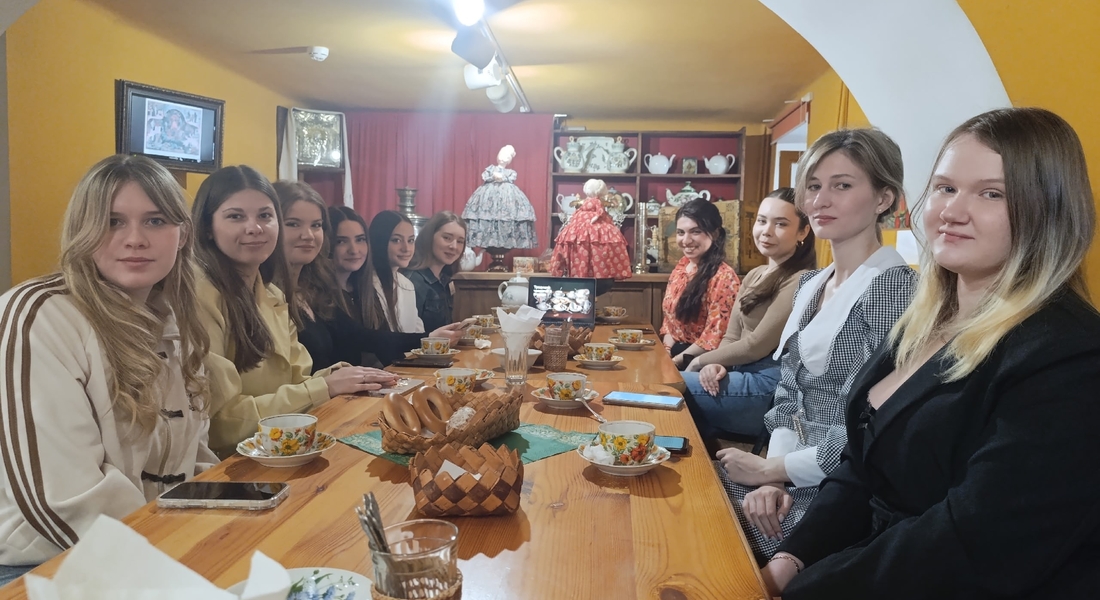 «Русские самовары и международные отношения»: студенты Тверского государственного университета посетили Музей тверского быта «Русские самовары и международные отношения»: студенты Тверского государственного университета посетили Музей тверского быта
