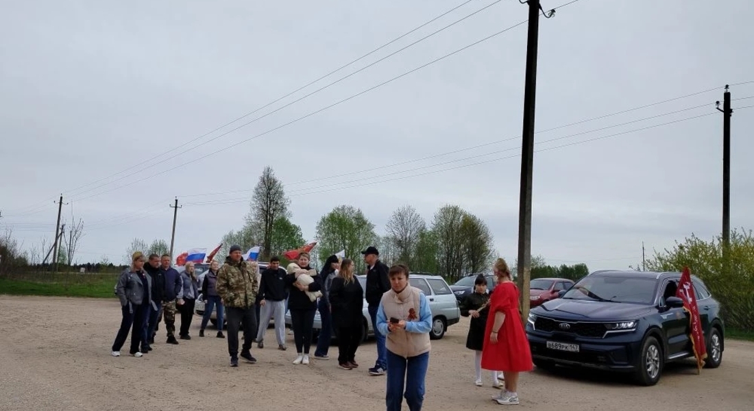 От Музея А. С. Пушкина в Берново стартовал автопробег по местам захоронения солдат Великой Отечественной войны