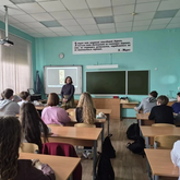 Школьники познакомились с одним из самых ярких явлений советского плакатного искусства периода Великой Отечественной войны