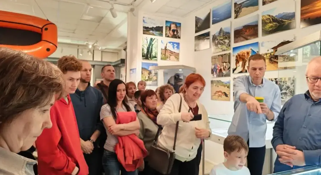 Открытие фотовыставки мотопутешественника Анатолия Чернявского в Удомельском краеведческом музее
