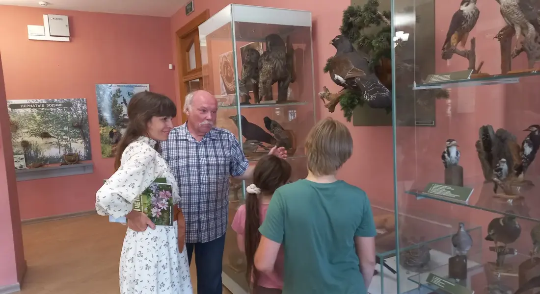 Тверской краеведческий музей посетила писательница Мария Савина
