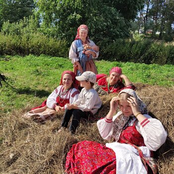 Занятия по женскому фольклорному пению Курс «Мир фольклора» (16+)