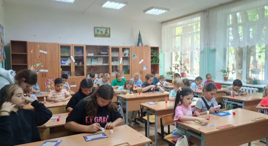 «Архитектурное наследие Осташкова»: сотрудник Осташковского краеведческого музея встретился с ребятами из школьного лагеря «Архитектурное наследие Осташкова»: сотрудник Осташковского краеведческого музея встретился с ребятами из школьного лагеря