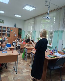 «Архитектурное наследие Осташкова»: сотрудник Осташковского краеведческого музея встретился с ребятами из школьного лагеря «Архитектурное наследие Осташкова»: сотрудник Осташковского краеведческого музея встретился с ребятами из школьного лагеря
