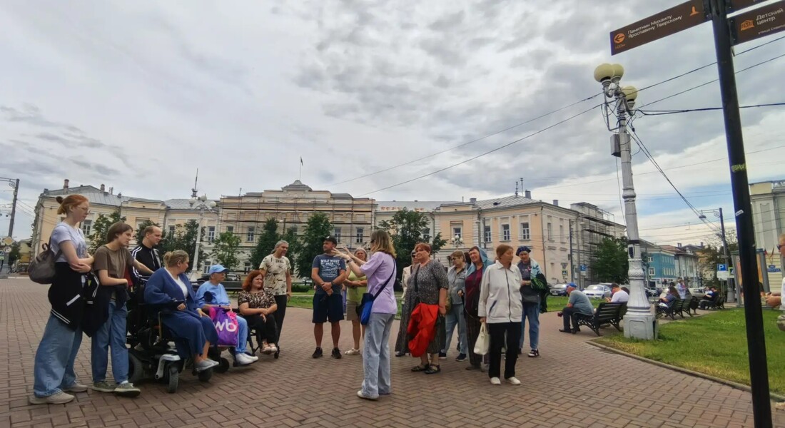 Сотрудник ТГОМ провел экскурсию по городу Твери для людей с инвалидностью