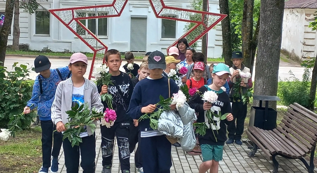 В Бельском краеведческом музее провели для школьников интерактивную программу «Памятник у дороги» В Бельском краеведческом музее провели для школьников интерактивную программу «Памятник у дороги»