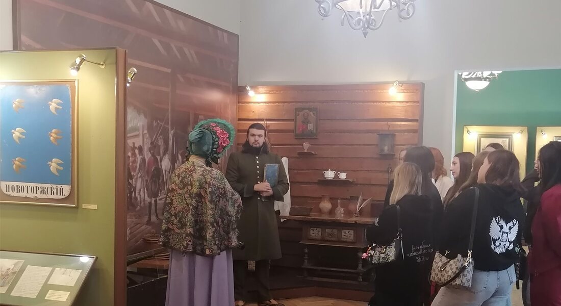 Студенты из Луганска на «Государевой дороге» Студенты из Луганска на «Государевой дороге»