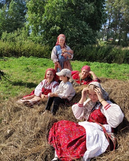 Занятие по женскому фольклорному пению Курс «Мир фольклора» (16+) Занятие по женскому фольклорному пению Курс «Мир фольклора» (16+)