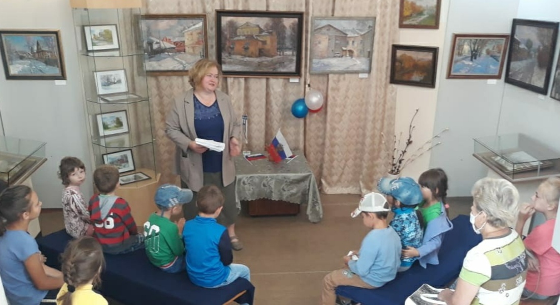 В Кашинском краеведческом музее состоялась интерактивная программа для детей «Символы России». В Кашинском краеведческом музее состоялась интерактивная программа для детей «Символы России».
