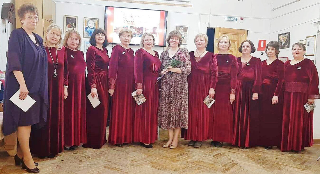 Выставка картин «Мир глазами женщины»