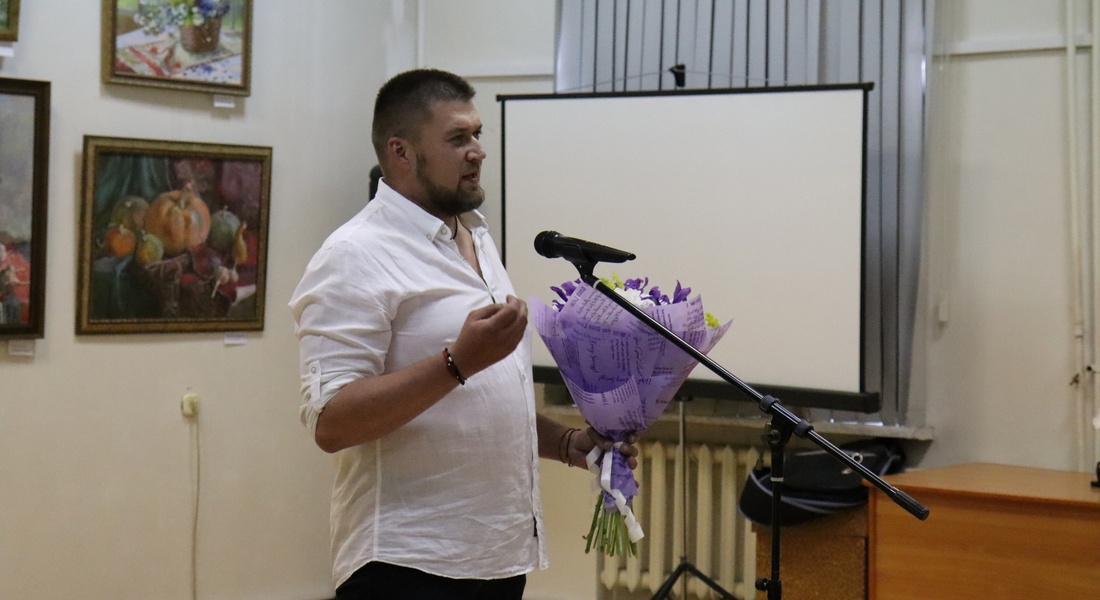 Выставка живописи «Цвет, воздух и вода» Выставка живописи «Цвет, воздух и вода»
