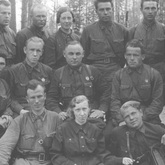 Школьники участвуют в «Бессмертном полке» (Часть 1) Школьники участвуют в «Бессмертном полке» (Часть 1)