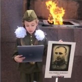 Школьники участвуют в «Бессмертном полке» (Часть 2) Школьники участвуют в «Бессмертном полке» (Часть 2)