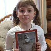 Школьники участвуют в «Бессмертном полке» (Часть 10) Школьники участвуют в «Бессмертном полке» (Часть 10)